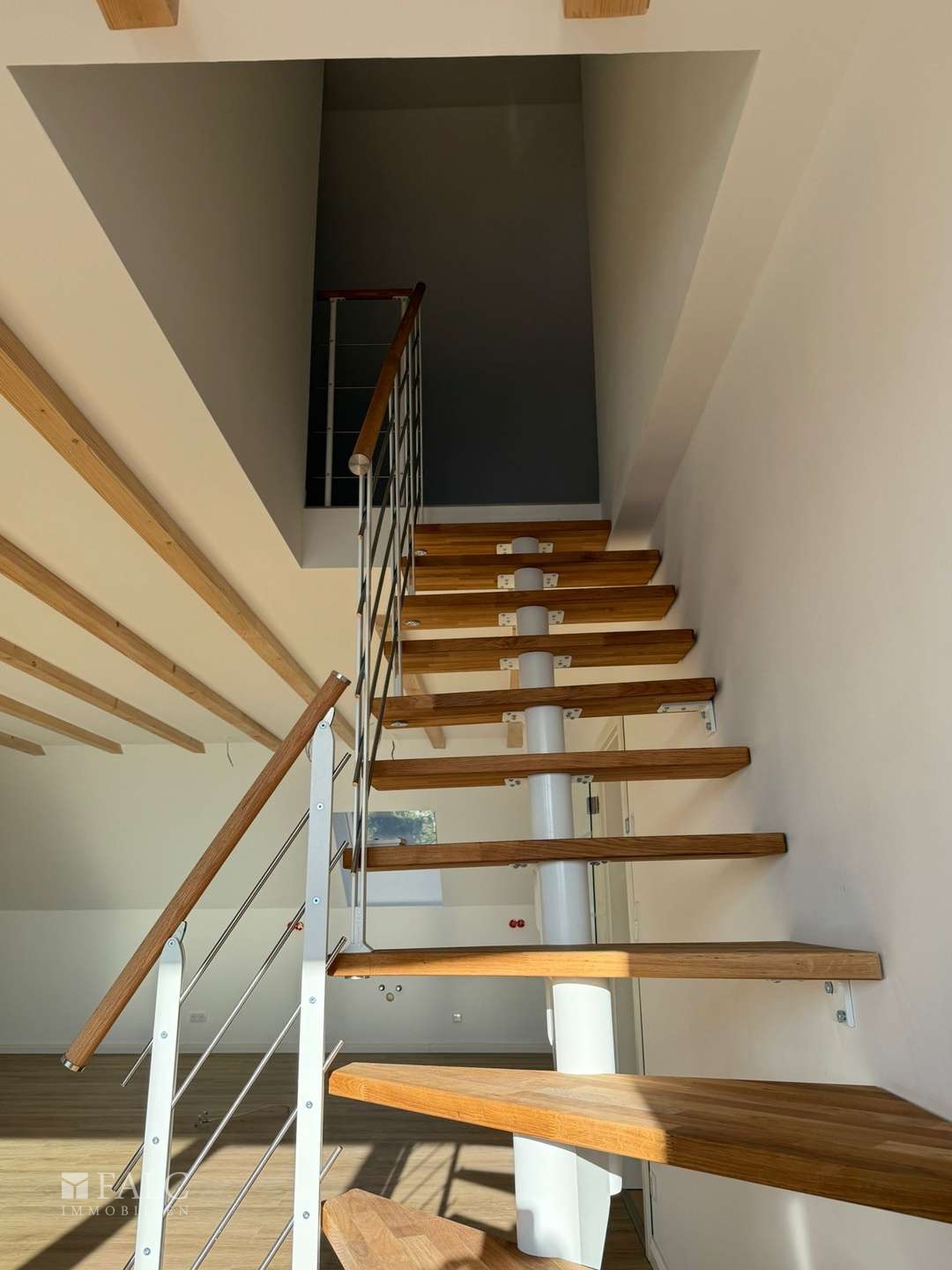 Treppe zum Obergeschoss